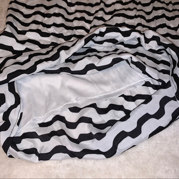 Everly Dress - Picture 9 of 10